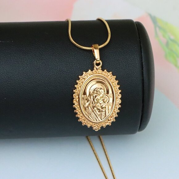 "Ornate Oval Religious Rose Gold Pendant Elegant Design, XPPT1597 - Picture 4 of 13